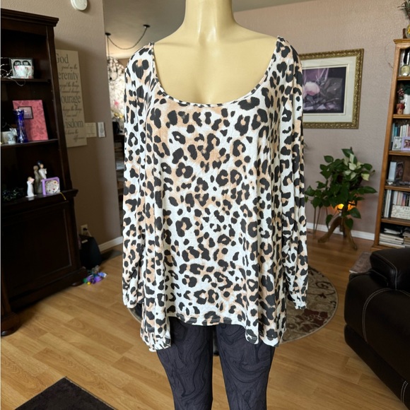 June & Vie brown, tan & cream long sleeve scoop neck tunic-size 1X - Picture 1 of 9